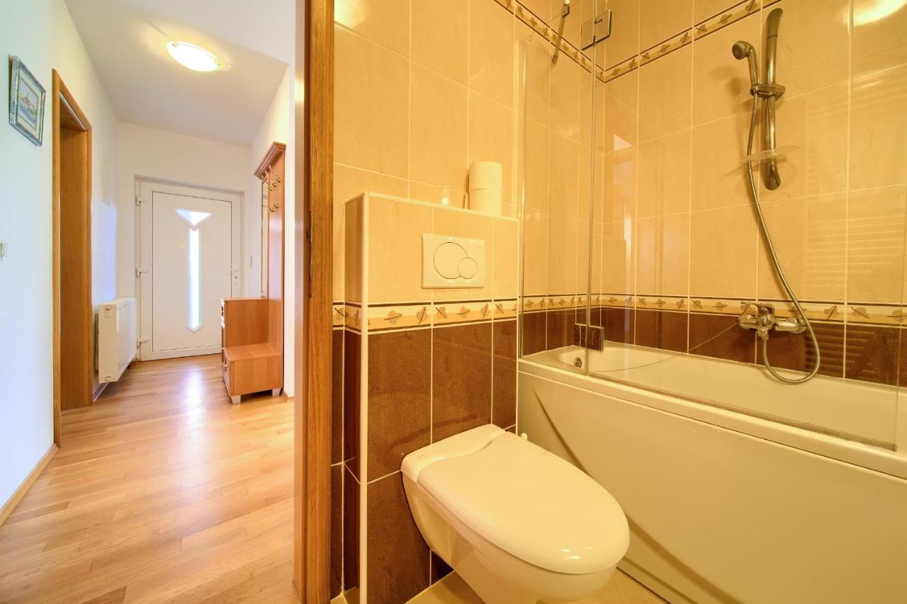 Happy Point Apartment Кърк Екстериор снимка